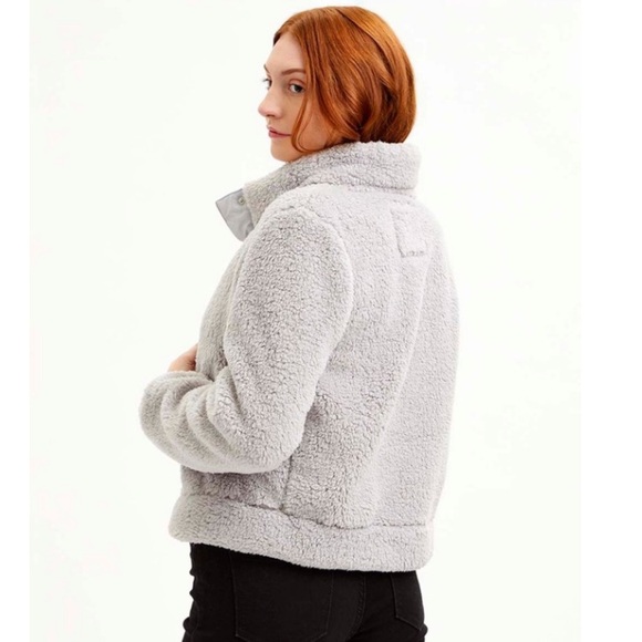 NWT Steve Madden Icy Gray Fleece Snap-Up Jacket Woman’s Size Large - Picture 3 of 5